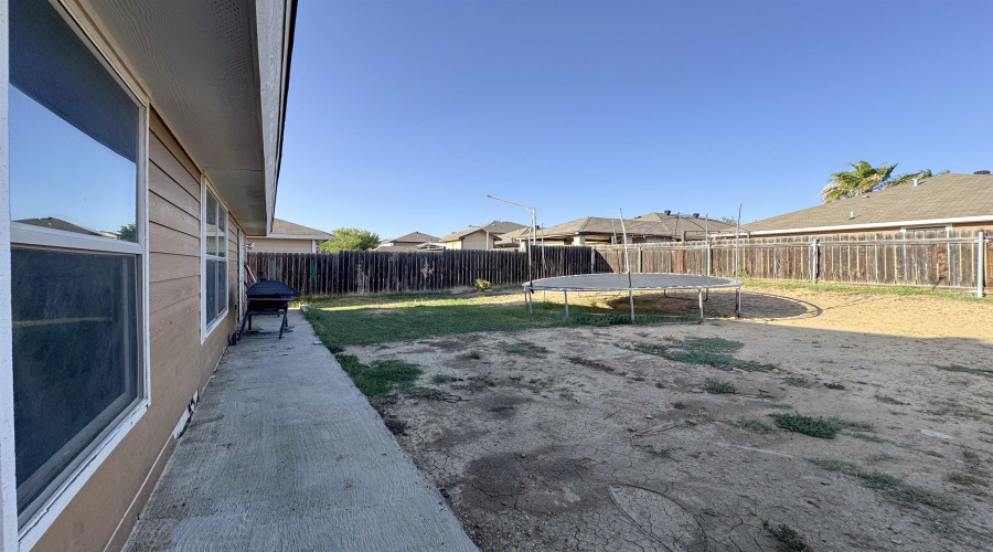 1525 Cozumel Dr, Laredo, Texas 78046, 3 Bedrooms Bedrooms, 6 Rooms Rooms,2 BathroomsBathrooms,Residential,For Rent,1525 Cozumel Dr,20263644