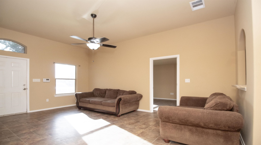 1525 Cozumel Dr, Laredo, Texas 78046, 3 Bedrooms Bedrooms, 6 Rooms Rooms,2 BathroomsBathrooms,Residential,For Rent,1525 Cozumel Dr,20263644