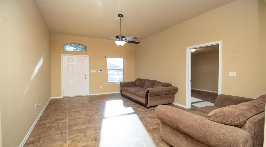 1525 Cozumel Dr, Laredo, Texas 78046, 3 Bedrooms Bedrooms, 6 Rooms Rooms,2 BathroomsBathrooms,Residential,For Rent,1525 Cozumel Dr,20263644