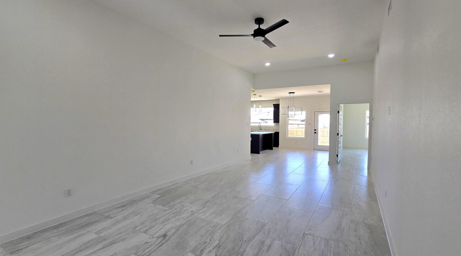 6006 Heather Loop, Laredo, Texas 78041, 3 Bedrooms Bedrooms, 4 Rooms Rooms,2 BathroomsBathrooms,Residential,For Sale,6006 Heather Loop,20263646