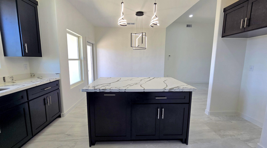 6006 Heather Loop, Laredo, Texas 78041, 3 Bedrooms Bedrooms, 4 Rooms Rooms,2 BathroomsBathrooms,Residential,For Sale,6006 Heather Loop,20263646