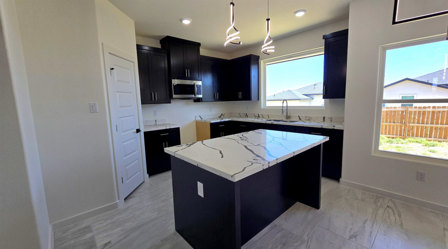 6006 Heather Loop, Laredo, Texas 78041, 3 Bedrooms Bedrooms, 4 Rooms Rooms,2 BathroomsBathrooms,Residential,For Sale,6006 Heather Loop,20263646