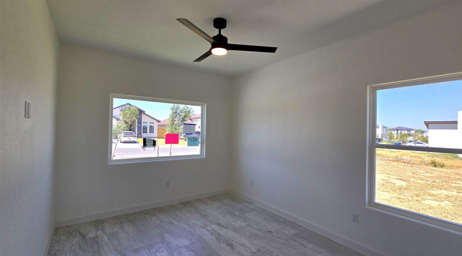6006 Heather Loop, Laredo, Texas 78041, 3 Bedrooms Bedrooms, 4 Rooms Rooms,2 BathroomsBathrooms,Residential,For Sale,6006 Heather Loop,20263646