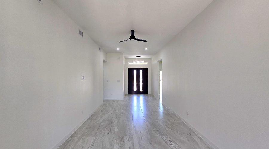 6006 Heather Loop, Laredo, Texas 78041, 3 Bedrooms Bedrooms, 4 Rooms Rooms,2 BathroomsBathrooms,Residential,For Sale,6006 Heather Loop,20263646