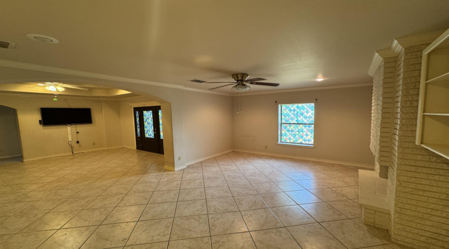 2102 Market St, Laredo, Texas 78043, 3 Bedrooms Bedrooms, 3 Rooms Rooms,2 BathroomsBathrooms,Residential,For Sale,2102 Market St,20263649