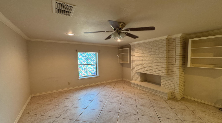 2102 Market St, Laredo, Texas 78043, 3 Bedrooms Bedrooms, 3 Rooms Rooms,2 BathroomsBathrooms,Residential,For Sale,2102 Market St,20263649