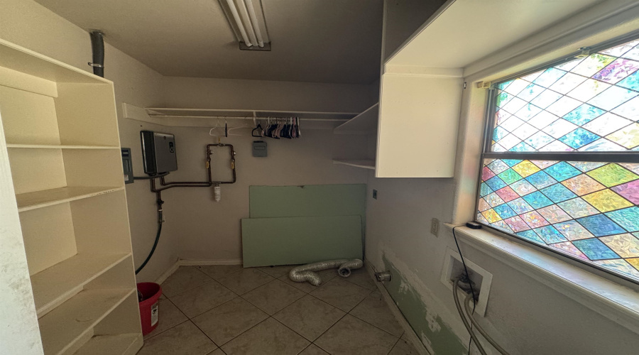 2102 Market St, Laredo, Texas 78043, 3 Bedrooms Bedrooms, 3 Rooms Rooms,2 BathroomsBathrooms,Residential,For Sale,2102 Market St,20263649