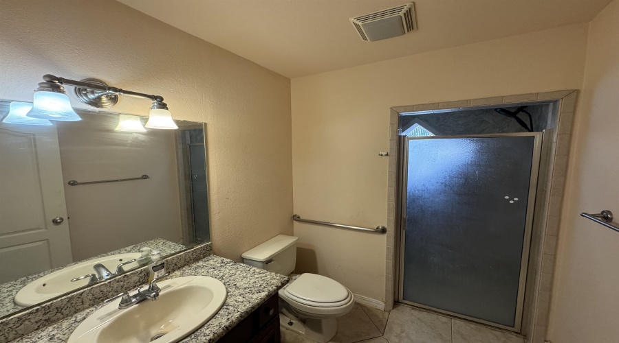 2102 Market St, Laredo, Texas 78043, 3 Bedrooms Bedrooms, 3 Rooms Rooms,2 BathroomsBathrooms,Residential,For Sale,2102 Market St,20263649
