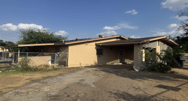 2102 Market St, Laredo, Texas 78043, 3 Bedrooms Bedrooms, 3 Rooms Rooms,2 BathroomsBathrooms,Residential,For Sale,2102 Market St,20263649