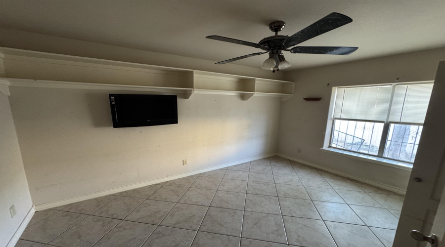 2102 Market St, Laredo, Texas 78043, 3 Bedrooms Bedrooms, 3 Rooms Rooms,2 BathroomsBathrooms,Residential,For Sale,2102 Market St,20263649