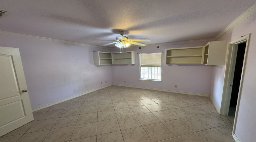 2102 Market St, Laredo, Texas 78043, 3 Bedrooms Bedrooms, 3 Rooms Rooms,2 BathroomsBathrooms,Residential,For Sale,2102 Market St,20263649