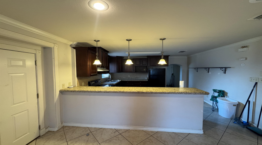 2102 Market St, Laredo, Texas 78043, 3 Bedrooms Bedrooms, 3 Rooms Rooms,2 BathroomsBathrooms,Residential,For Sale,2102 Market St,20263649