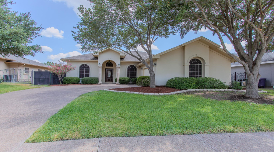 3811 Copper Bend Dr, Laredo, Texas 78045, 4 Bedrooms Bedrooms, 8 Rooms Rooms,2 BathroomsBathrooms,Residential,For Sale,3811 Copper Bend Dr,20263653