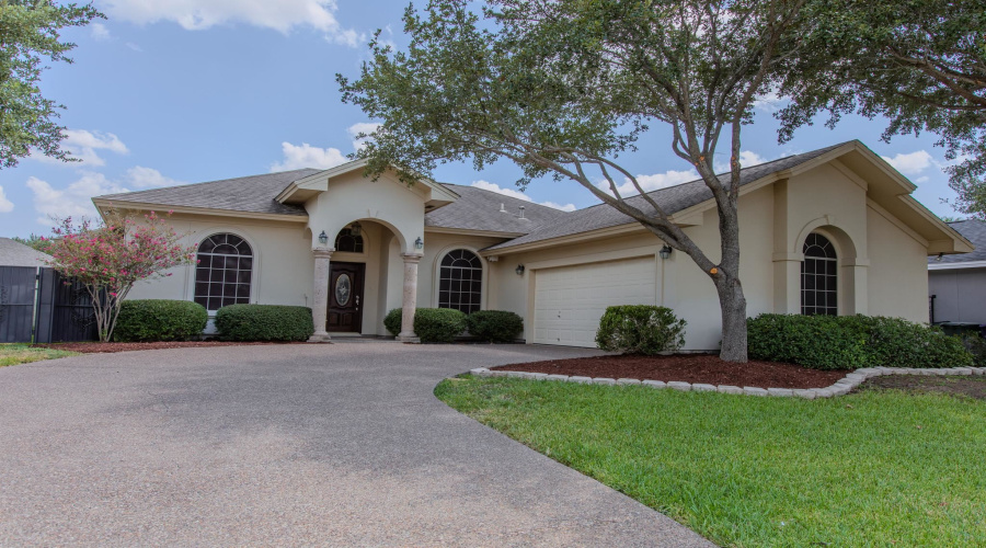 3811 Copper Bend Dr, Laredo, Texas 78045, 4 Bedrooms Bedrooms, 8 Rooms Rooms,2 BathroomsBathrooms,Residential,For Sale,3811 Copper Bend Dr,20263653