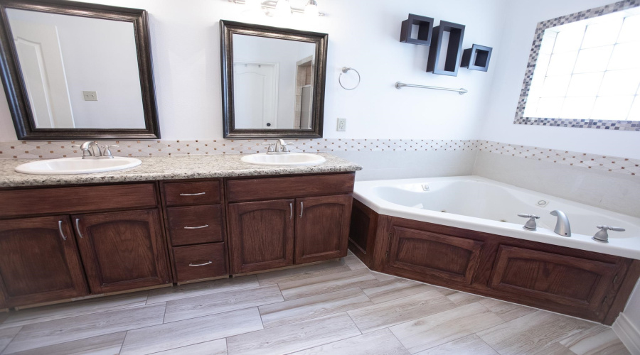 3811 Copper Bend Dr, Laredo, Texas 78045, 4 Bedrooms Bedrooms, 8 Rooms Rooms,2 BathroomsBathrooms,Residential,For Sale,3811 Copper Bend Dr,20263653