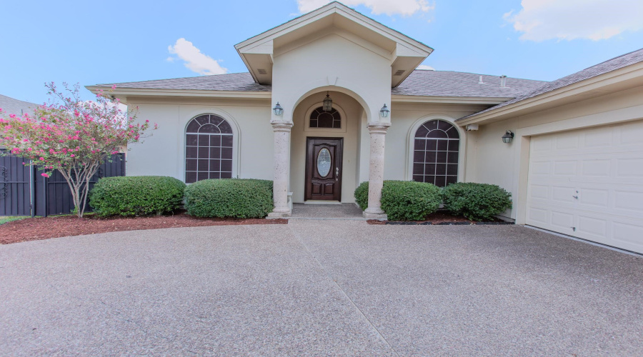 3811 Copper Bend Dr, Laredo, Texas 78045, 4 Bedrooms Bedrooms, 8 Rooms Rooms,2 BathroomsBathrooms,Residential,For Sale,3811 Copper Bend Dr,20263653
