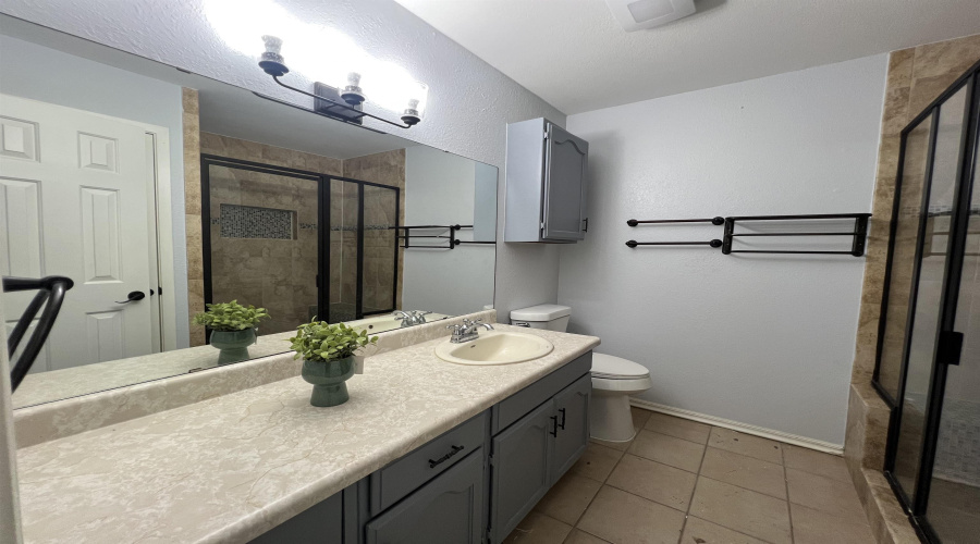 8911 McPherson Rd, LAREDO, Texas 78045-0000, 3 Bedrooms Bedrooms, 5 Rooms Rooms,3 BathroomsBathrooms,Residential,For Rent,8911 McPherson Rd,20263658
