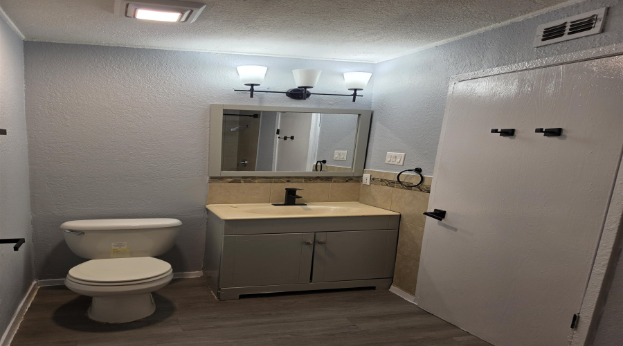 3019 Corpus Christi St, Laredo, Texas 78043, 2 Bedrooms Bedrooms, 3 Rooms Rooms,1 BathroomBathrooms,Residential,For Rent,3019 Corpus Christi St,20263659