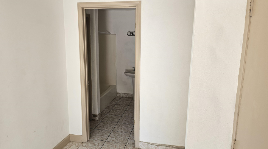 3220 San Salvador St, Laredo, Texas 78046, 4 Bedrooms Bedrooms, 3 Rooms Rooms,2 BathroomsBathrooms,Residential,For Sale,3220 San Salvador St,20263664