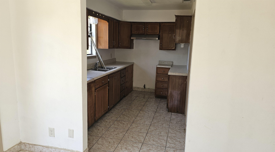 3220 San Salvador St, Laredo, Texas 78046, 4 Bedrooms Bedrooms, 3 Rooms Rooms,2 BathroomsBathrooms,Residential,For Sale,3220 San Salvador St,20263664