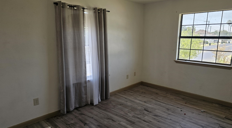 3220 San Salvador St, Laredo, Texas 78046, 4 Bedrooms Bedrooms, 3 Rooms Rooms,2 BathroomsBathrooms,Residential,For Sale,3220 San Salvador St,20263664