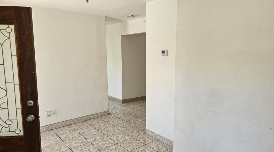 3220 San Salvador St, Laredo, Texas 78046, 4 Bedrooms Bedrooms, 3 Rooms Rooms,2 BathroomsBathrooms,Residential,For Sale,3220 San Salvador St,20263664