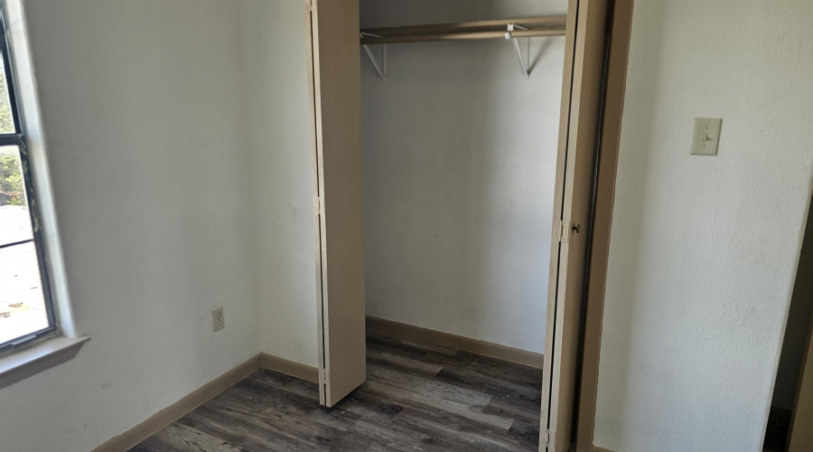 3220 San Salvador St, Laredo, Texas 78046, 4 Bedrooms Bedrooms, 3 Rooms Rooms,2 BathroomsBathrooms,Residential,For Sale,3220 San Salvador St,20263664