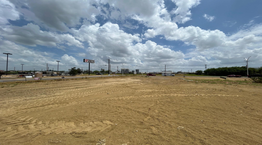 4020 U.S. Hwy 359, Laredo, Texas 78040, ,Land,For Sale,4020 U.S. Hwy 359,20263675