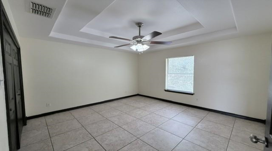 529 Norwich Lp, Laredo, Texas 78045, 2 Bedrooms Bedrooms, 4 Rooms Rooms,1 BathroomBathrooms,Residential,For Rent,529 Norwich Lp,20263672
