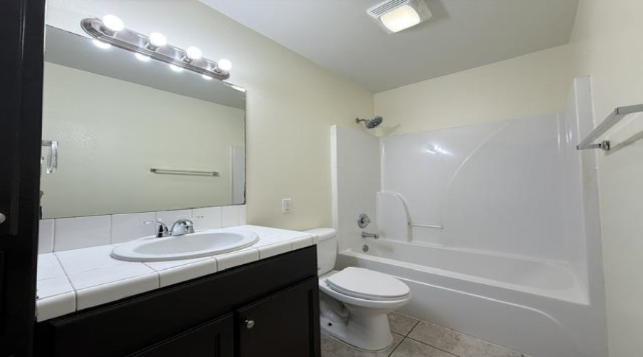 529 Norwich Lp, Laredo, Texas 78045, 2 Bedrooms Bedrooms, 4 Rooms Rooms,1 BathroomBathrooms,Residential,For Rent,529 Norwich Lp,20263672