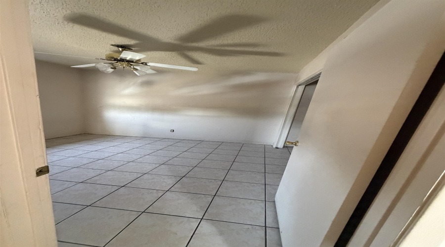 2601 Springfield Ave, LAREDO, Texas 78040, 2 Bedrooms Bedrooms, 4 Rooms Rooms,1 BathroomBathrooms,Residential,For Rent,2601 Springfield Ave,20263678