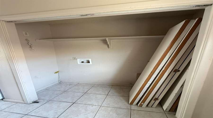 2601 Springfield Ave, LAREDO, Texas 78040, 2 Bedrooms Bedrooms, 4 Rooms Rooms,1 BathroomBathrooms,Residential,For Rent,2601 Springfield Ave,20263678