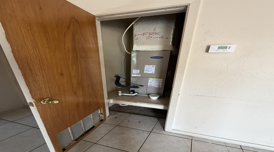 2601 Springfield Ave, LAREDO, Texas 78040, 2 Bedrooms Bedrooms, 4 Rooms Rooms,1 BathroomBathrooms,Residential,For Rent,2601 Springfield Ave,20263678