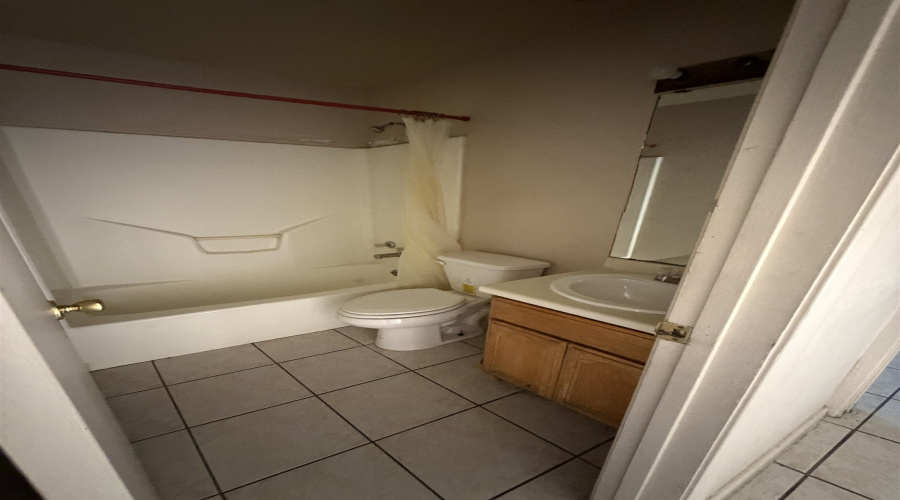 2601 Springfield Ave, LAREDO, Texas 78040, 2 Bedrooms Bedrooms, 4 Rooms Rooms,1 BathroomBathrooms,Residential,For Rent,2601 Springfield Ave,20263678