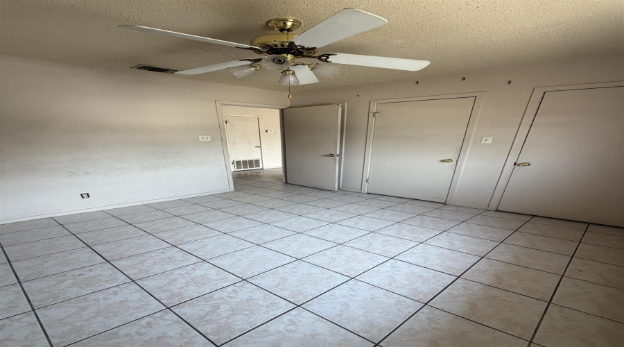2601 Springfield Ave, LAREDO, Texas 78040, 2 Bedrooms Bedrooms, 4 Rooms Rooms,1 BathroomBathrooms,Residential,For Rent,2601 Springfield Ave,20263678