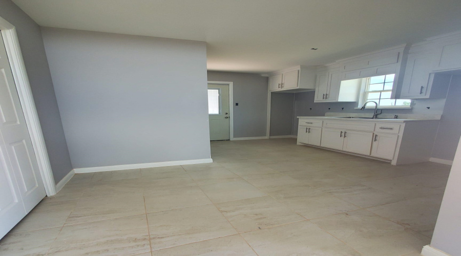 2802 Piedra China St, Laredo, Texas 78043, 3 Bedrooms Bedrooms, 5 Rooms Rooms,2 BathroomsBathrooms,Residential,For Sale,2802 Piedra China St,20263679