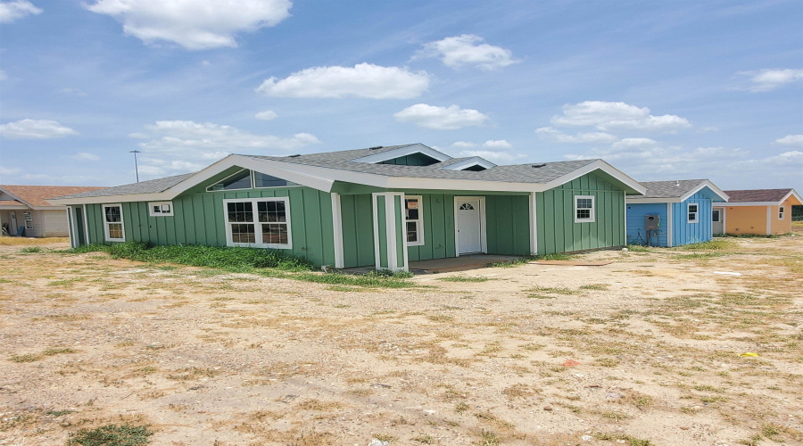 2802 Piedra China St, Laredo, Texas 78043, 3 Bedrooms Bedrooms, 5 Rooms Rooms,2 BathroomsBathrooms,Residential,For Sale,2802 Piedra China St,20263679
