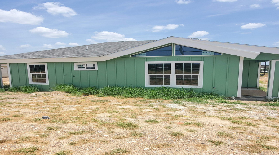 2802 Piedra China St, Laredo, Texas 78043, 3 Bedrooms Bedrooms, 5 Rooms Rooms,2 BathroomsBathrooms,Residential,For Sale,2802 Piedra China St,20263679