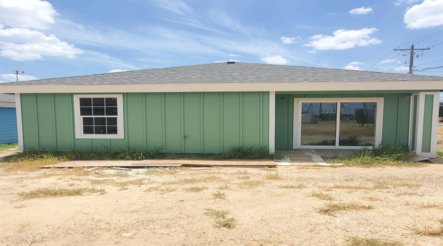 2802 Piedra China St, Laredo, Texas 78043, 3 Bedrooms Bedrooms, 5 Rooms Rooms,2 BathroomsBathrooms,Residential,For Sale,2802 Piedra China St,20263679