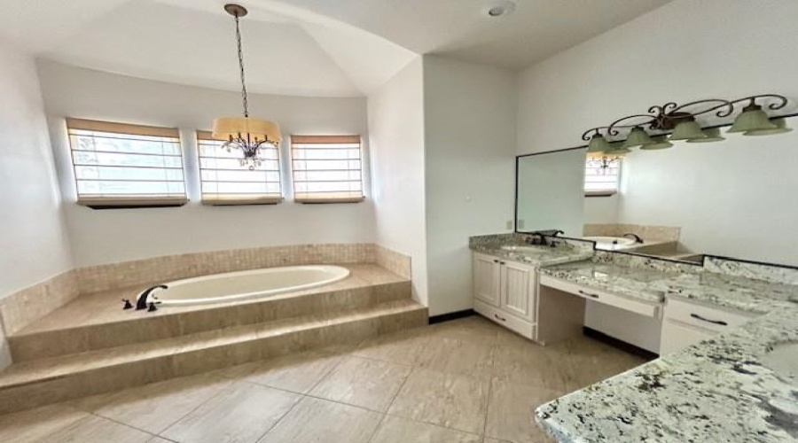 2908 Dickinson Dr, LAREDO, Texas 78041, 4 Bedrooms Bedrooms, 7 Rooms Rooms,3 BathroomsBathrooms,Residential,For Rent,2908 Dickinson Dr,20263680