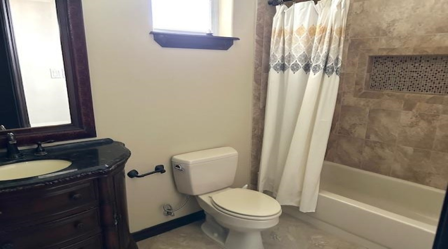 2908 Dickinson Dr, LAREDO, Texas 78041, 4 Bedrooms Bedrooms, 7 Rooms Rooms,3 BathroomsBathrooms,Residential,For Rent,2908 Dickinson Dr,20263680