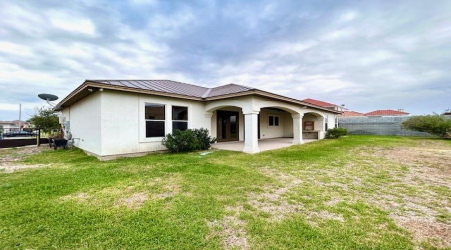 2908 Dickinson Dr, LAREDO, Texas 78041, 4 Bedrooms Bedrooms, 7 Rooms Rooms,3 BathroomsBathrooms,Residential,For Rent,2908 Dickinson Dr,20263680