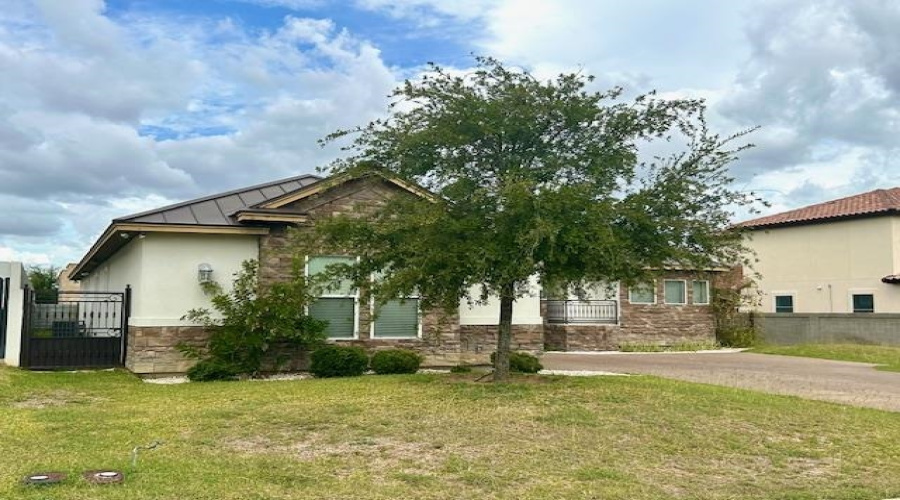 2908 Dickinson Dr, LAREDO, Texas 78041, 4 Bedrooms Bedrooms, 7 Rooms Rooms,3 BathroomsBathrooms,Residential,For Rent,2908 Dickinson Dr,20263680
