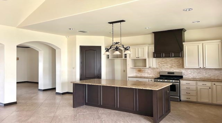 2908 Dickinson Dr, LAREDO, Texas 78041, 4 Bedrooms Bedrooms, 7 Rooms Rooms,3 BathroomsBathrooms,Residential,For Rent,2908 Dickinson Dr,20263680