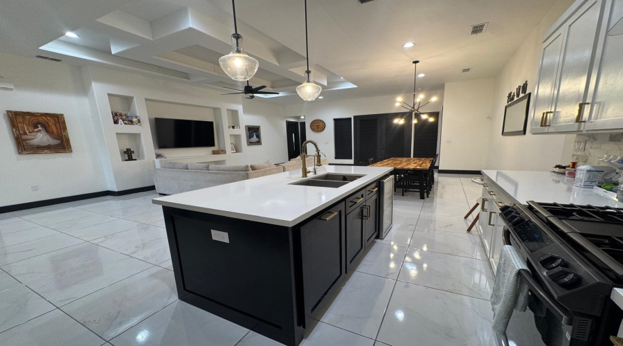 421 Placido Dr, Laredo, Texas 78045, 4 Bedrooms Bedrooms, 9 Rooms Rooms,2 BathroomsBathrooms,Residential,For Rent,421 Placido Dr,20263681