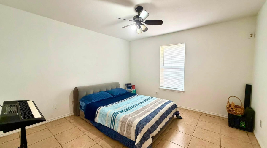 317 Leon Ave, Laredo, Texas 78046, 3 Bedrooms Bedrooms, 6 Rooms Rooms,2 BathroomsBathrooms,Residential,For Sale,317 Leon Ave,20263684
