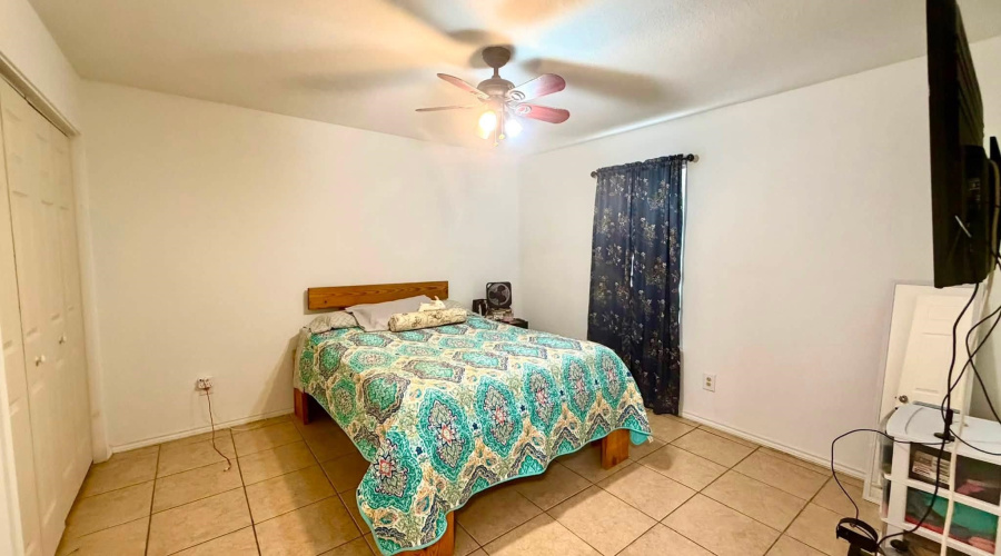 317 Leon Ave, Laredo, Texas 78046, 3 Bedrooms Bedrooms, 6 Rooms Rooms,2 BathroomsBathrooms,Residential,For Sale,317 Leon Ave,20263684
