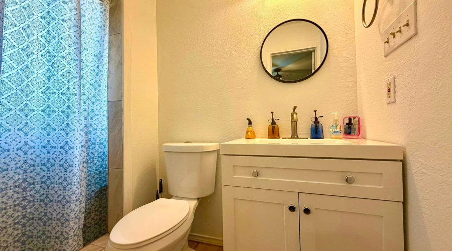 317 Leon Ave, Laredo, Texas 78046, 3 Bedrooms Bedrooms, 6 Rooms Rooms,2 BathroomsBathrooms,Residential,For Sale,317 Leon Ave,20263684