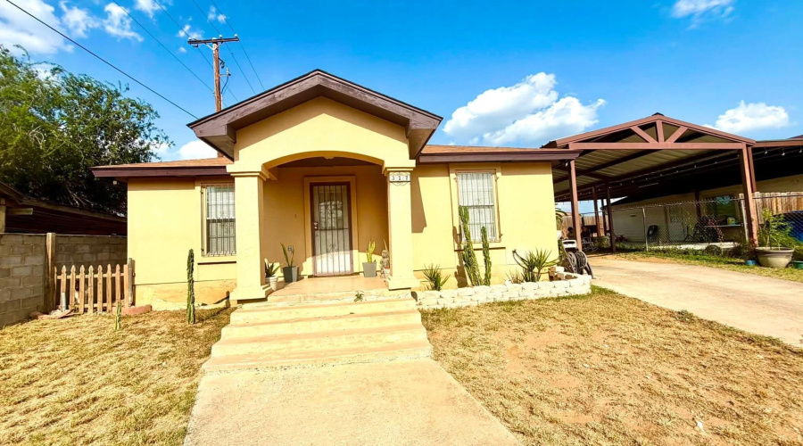 317 Leon Ave, Laredo, Texas 78046, 3 Bedrooms Bedrooms, 6 Rooms Rooms,2 BathroomsBathrooms,Residential,For Sale,317 Leon Ave,20263684
