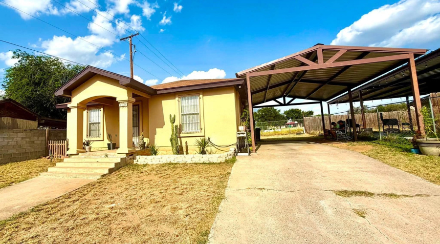 317 Leon Ave, Laredo, Texas 78046, 3 Bedrooms Bedrooms, 6 Rooms Rooms,2 BathroomsBathrooms,Residential,For Sale,317 Leon Ave,20263684